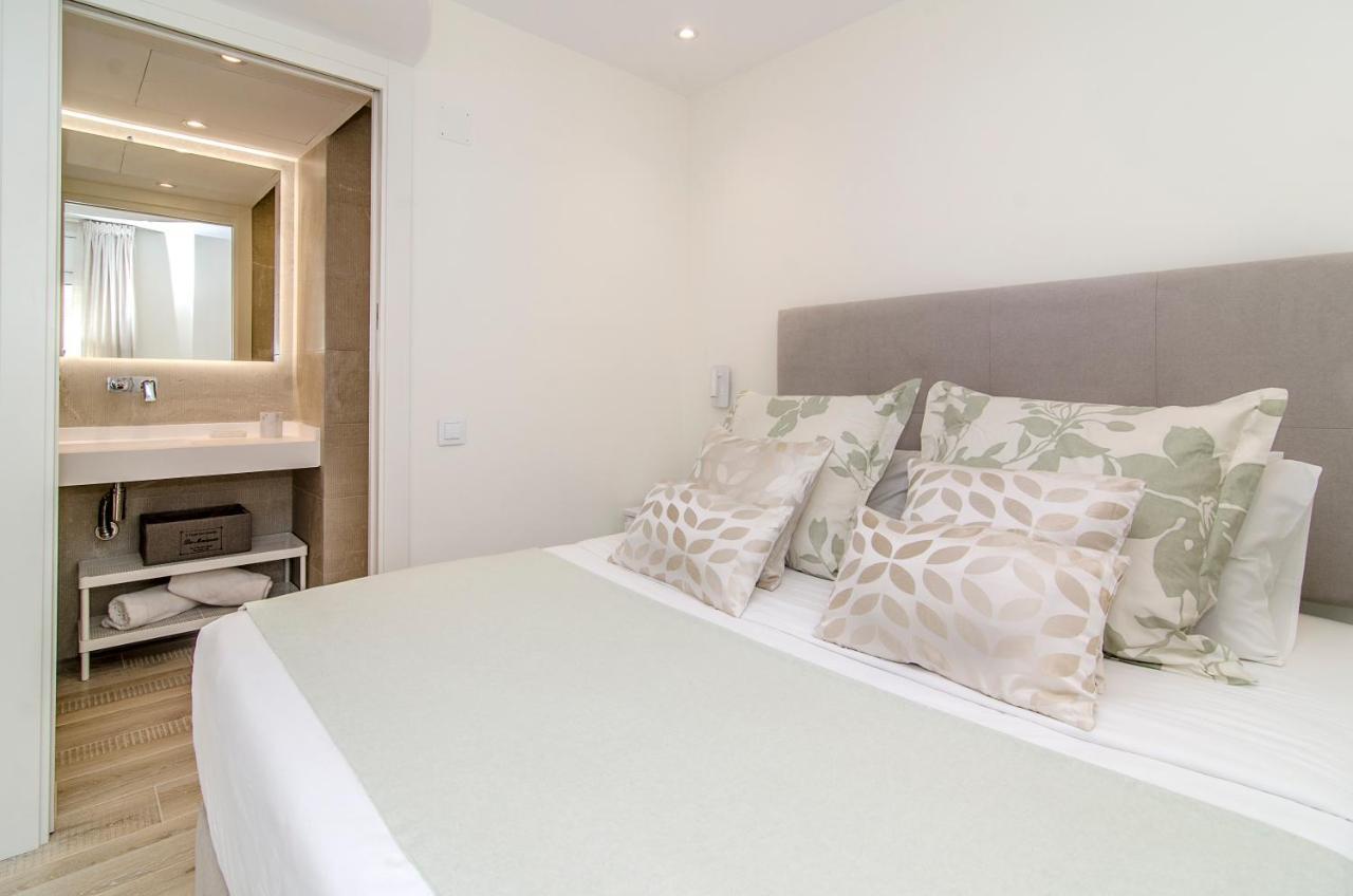Sitges Spaces Oasis Suites- 4 Bedroom, 4 Ensuite Bathrooms, Terrace, Pool, Sitges Centre Exterior foto
